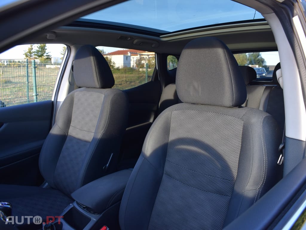 Nissan Qashqai 1.5 dCi N-Connecta J18+Led