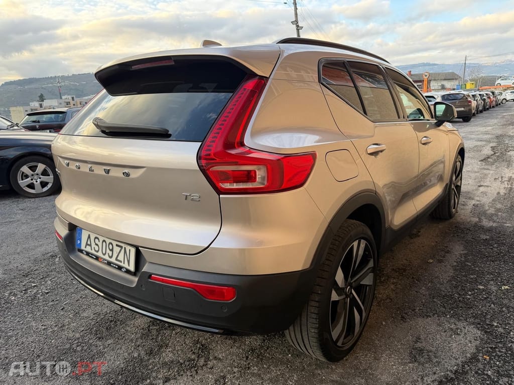 Volvo XC40 1.5 T2 Plus Dark Auto