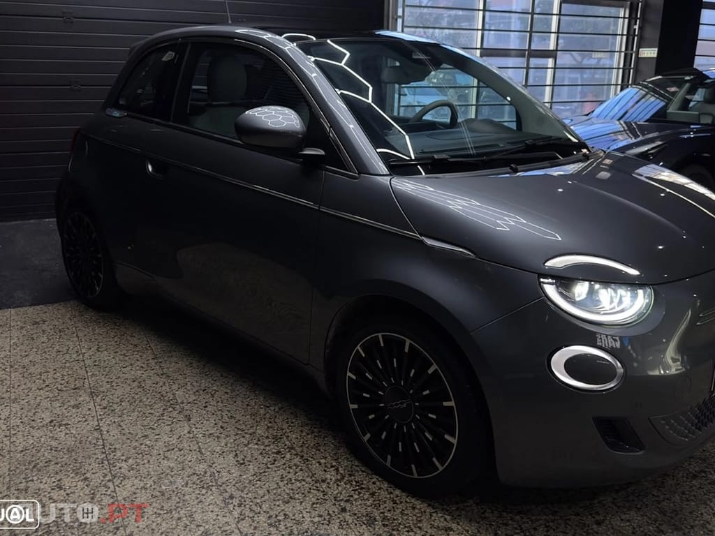 Fiat 500e La Prima