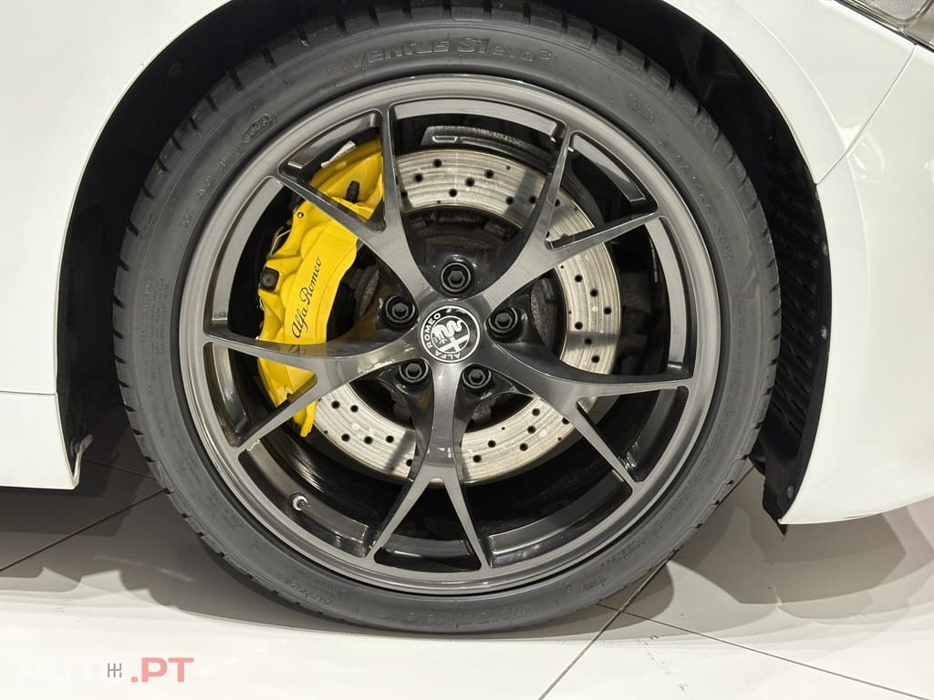 Alfa Romeo Giulia 2.9 V6 Bi-Turbo AT8 Quadrifoglio