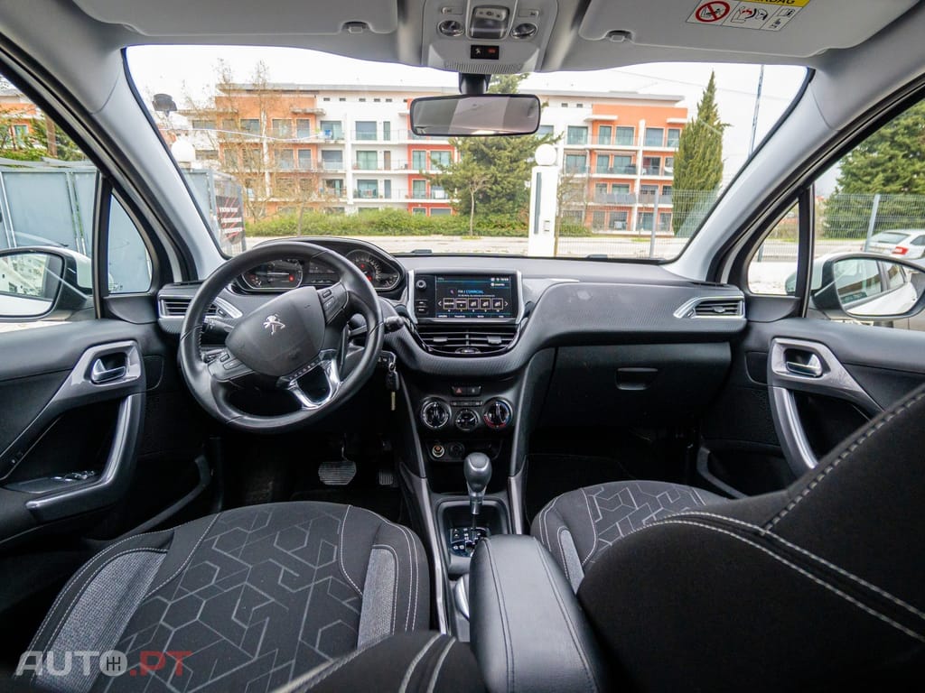 Peugeot 2008 Peugeot 2008 1.2 Allure Pack