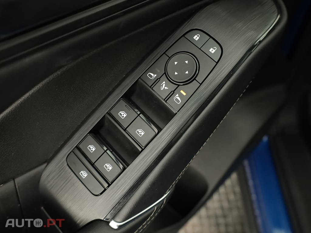 Nissan Qashqai Qashqai 1.3 DIG-T N-Connecta LED Xtronic