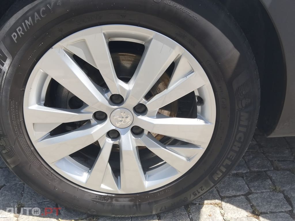 Peugeot 3008 1.5 BlueHDi Active