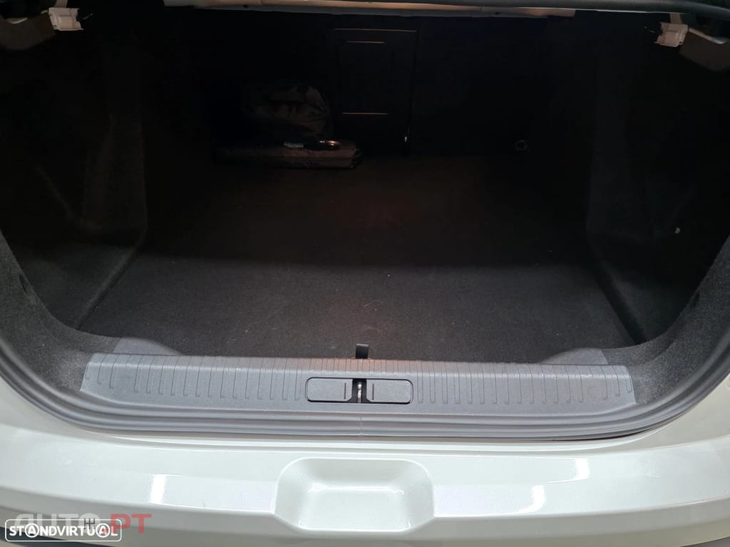 Citroen e-C4 X Shine Pack