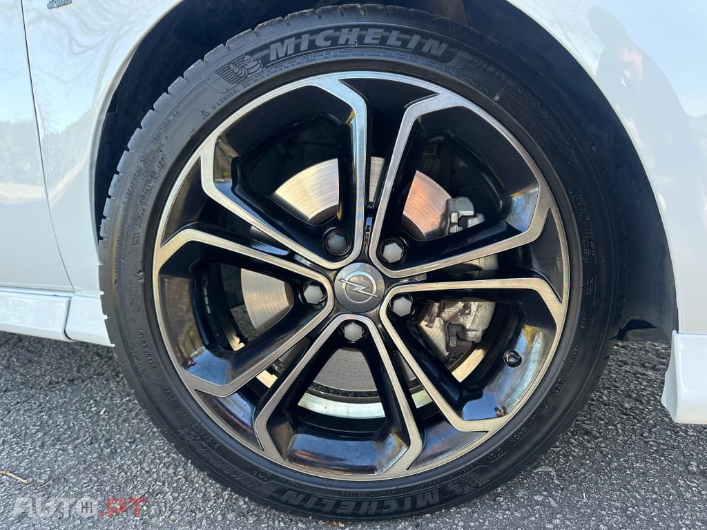 Opel Corsa 1.4 T GSi J18