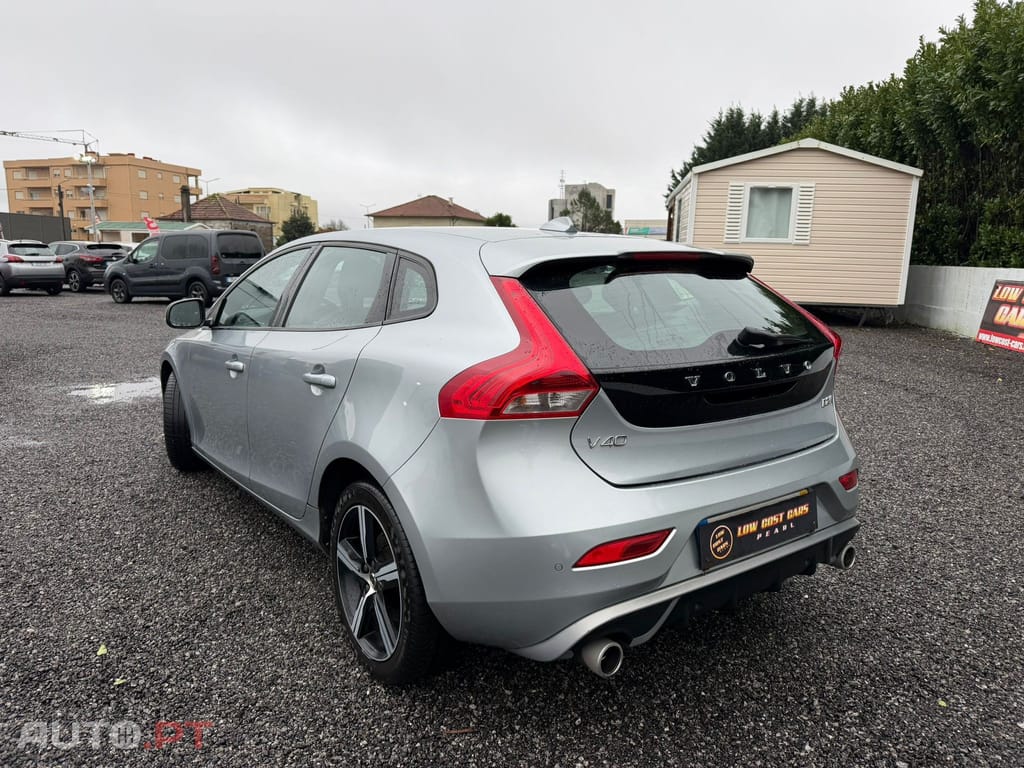 Volvo V40 2.0 D2 R-Design
