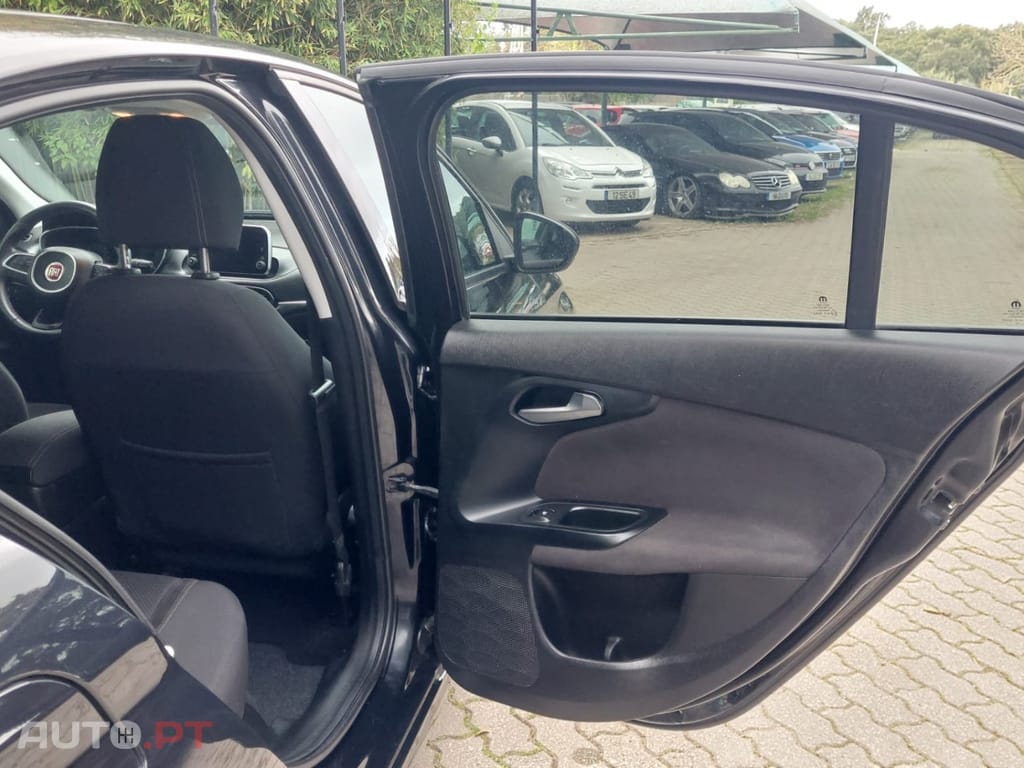 Fiat Tipo 1.6 M-Jet Lounge J17 DCT