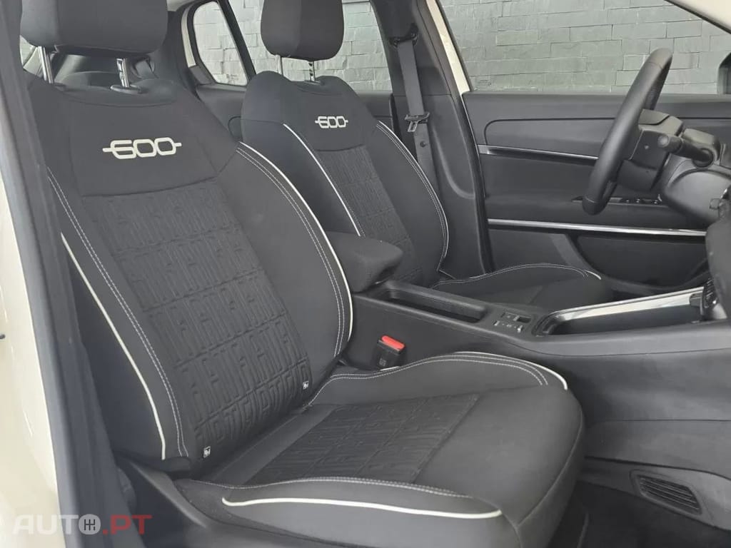 Fiat 600e 54 kWh (RED)