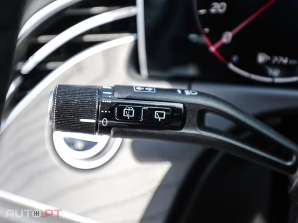 Mercedes-Benz E 220 I.V.A DEDUTÍVEL d AMG-Sport