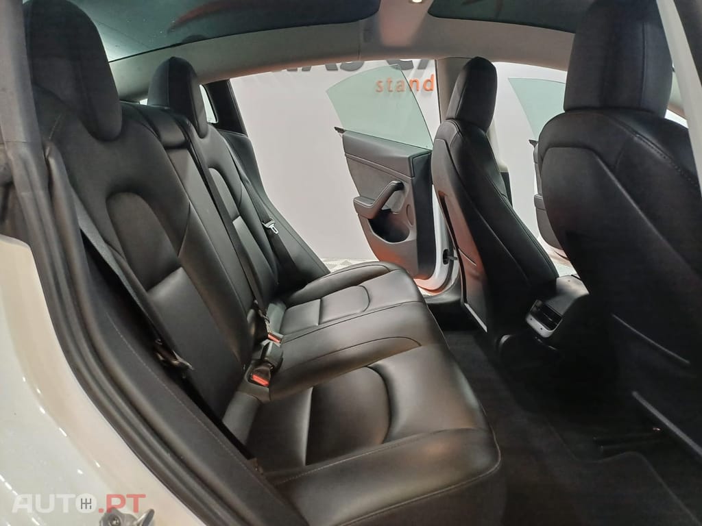 Tesla Model 3 Standard Range Plus RWD