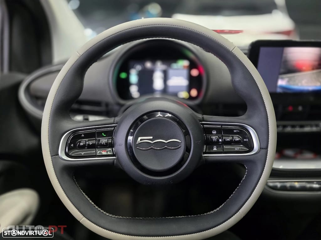 Fiat 500e La Prima