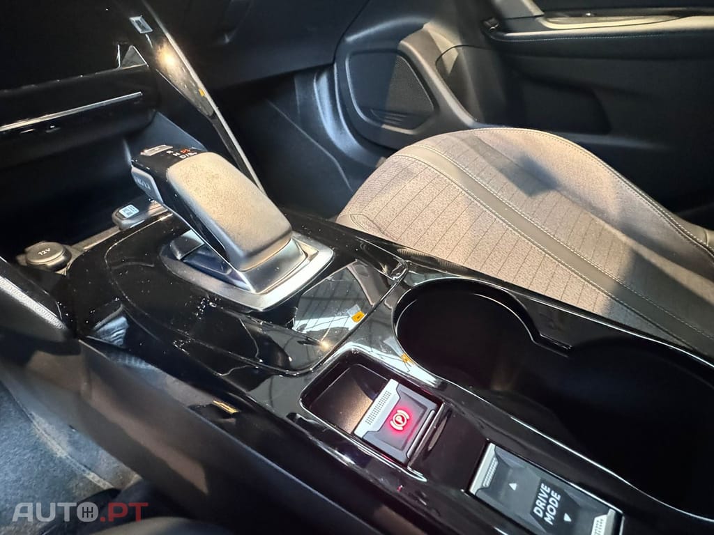 Peugeot E-2008 Allure  I.V.A DEDUTÍVEL 