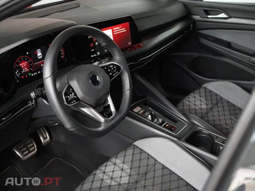 Volkswagen Golf 1.5 eTSI OPF DSG R-Line