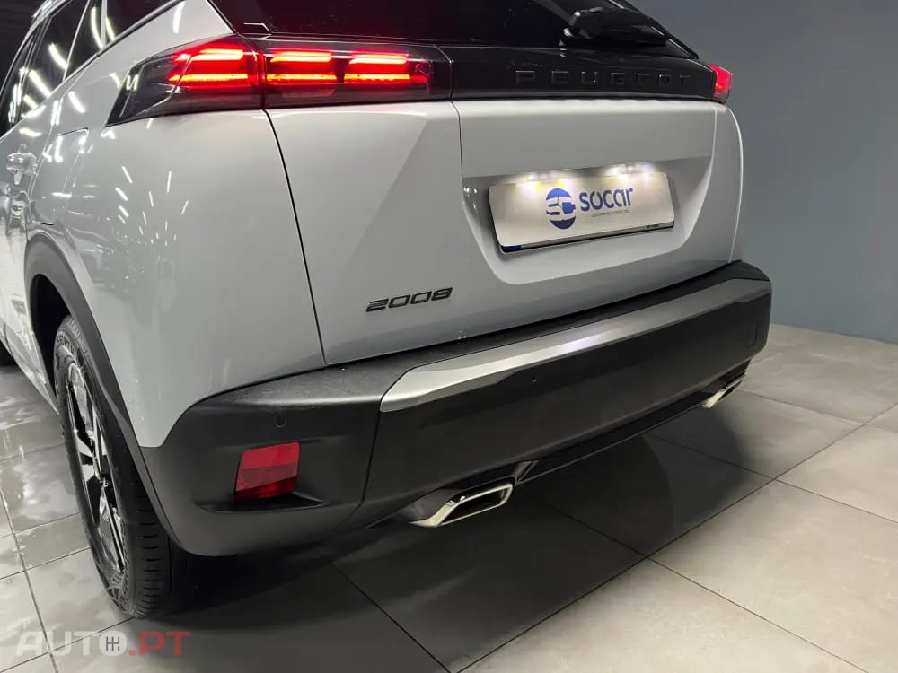Peugeot 2008 1.2 Hybrid Allure e-DCS6