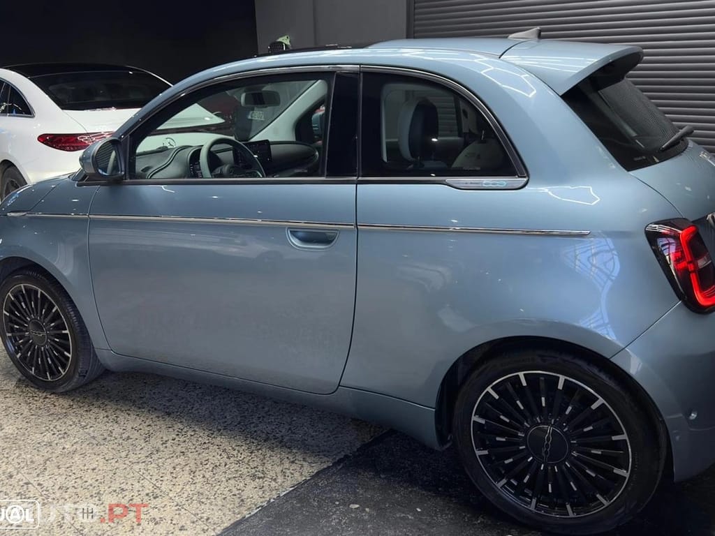 Fiat 500e La Prima