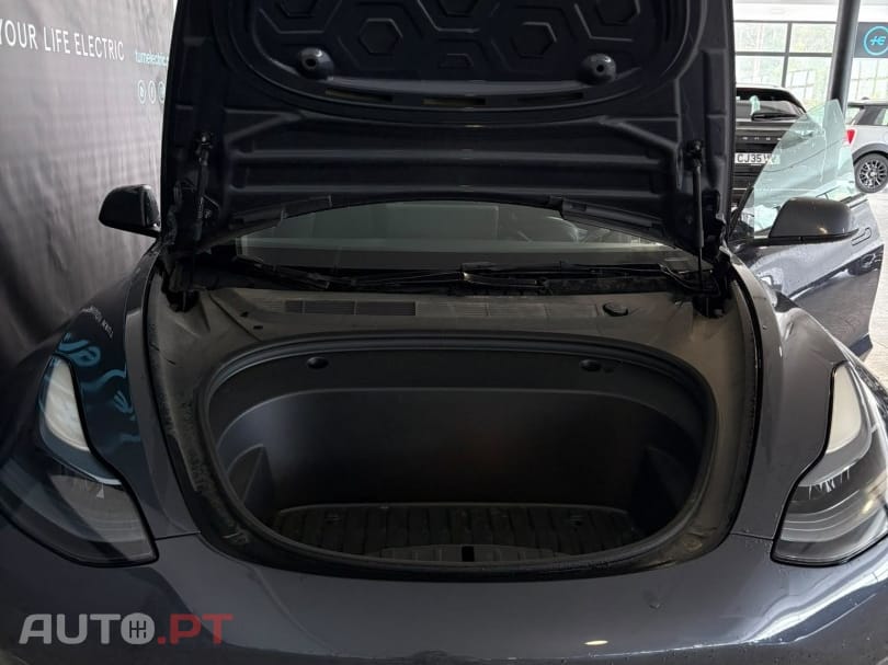 Tesla Model 3 Long Range AWD Dual Motor — fotografia 5