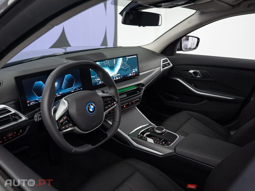 BMW 330 e Auto
