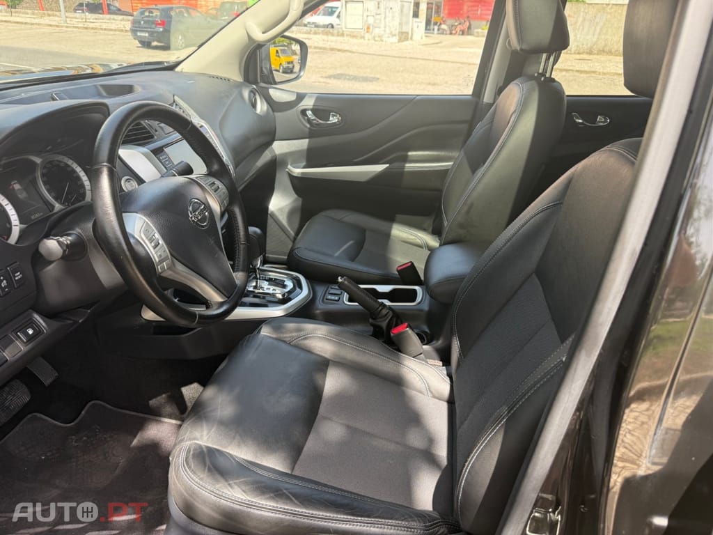 Nissan Navara 2.3 dCi CD 4WD N-Guard Auto — fotografia 8