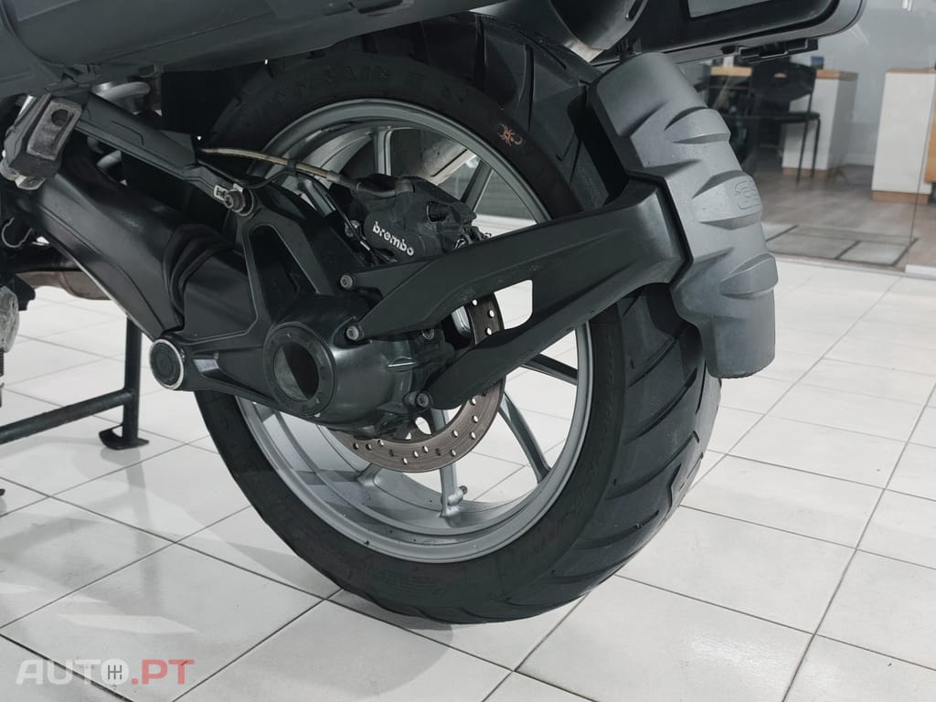BMW R .