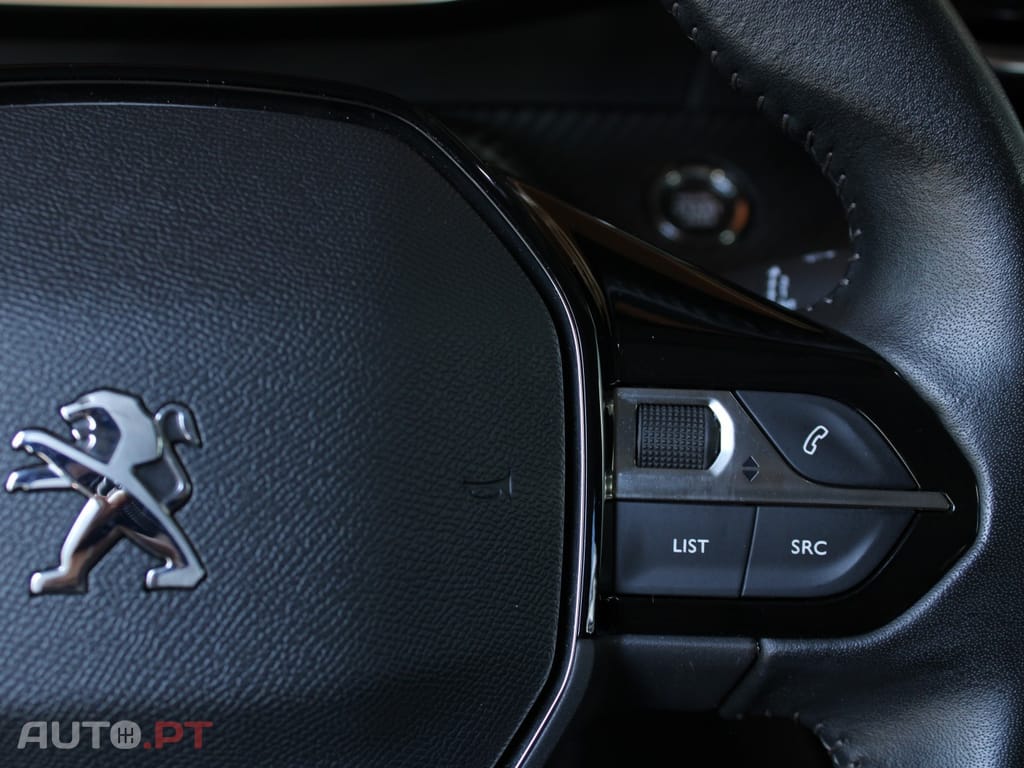 Peugeot E-2008 Allure