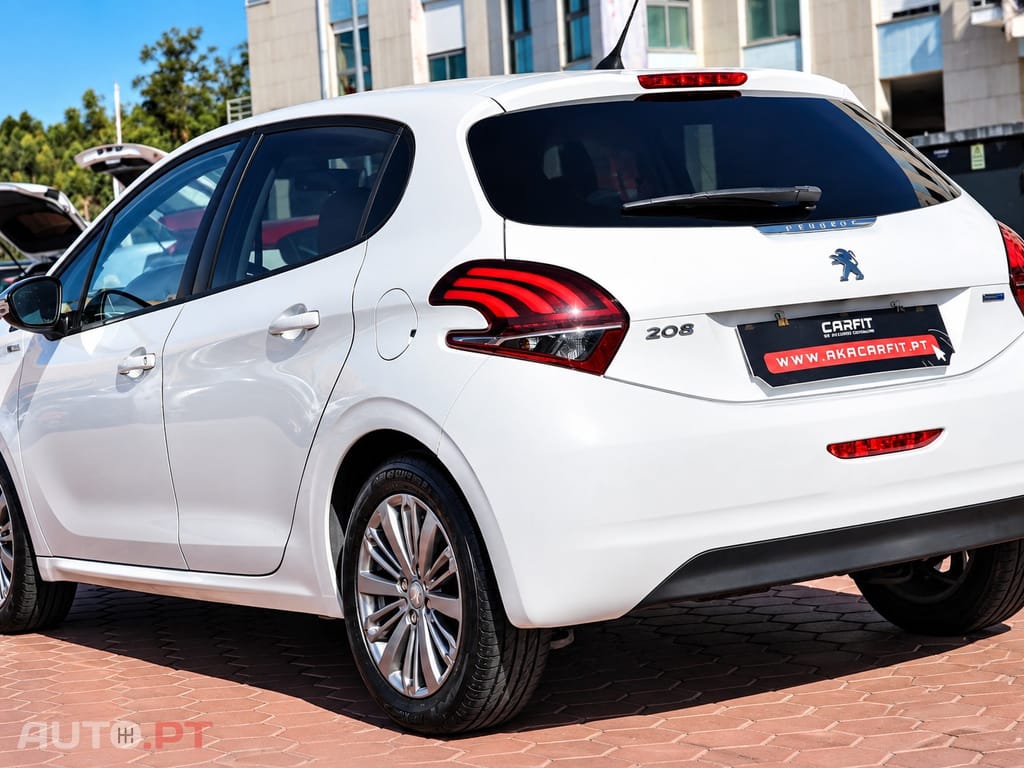 Peugeot 208 STYLE BLUE HDI