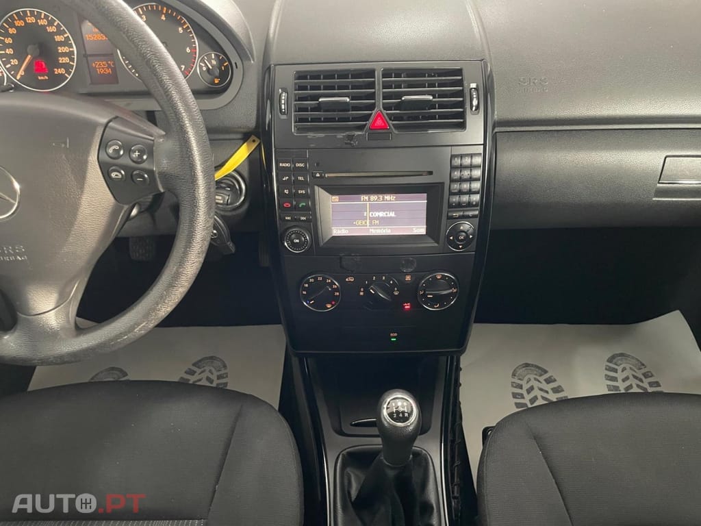 Mercedes-Benz A 160 Elegance BlueEfficiency — fotografia 9
