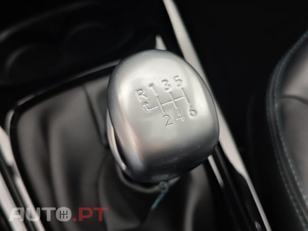 Peugeot 2008 1.6 BlueHDi Crossway