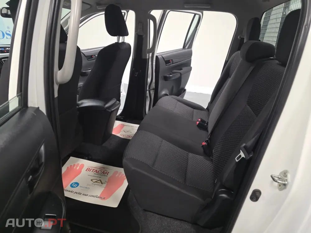 Toyota Hilux 2.4 D-4D 4WD CD CH
