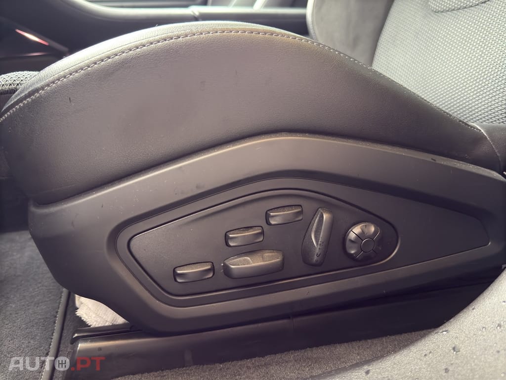 Porsche Taycan 4S