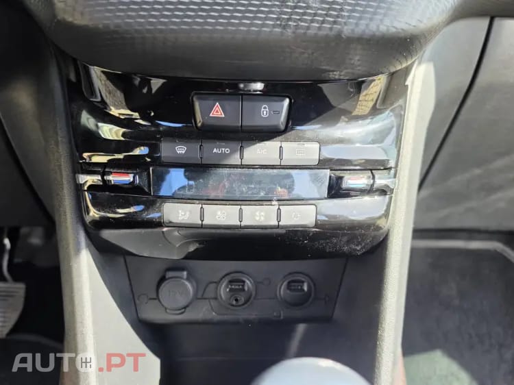 Peugeot 2008 1.6 e-HDi Allure