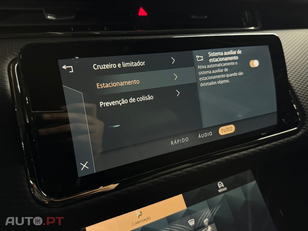 Land Rover Evoque 1.5 P300e AWD R-Dynamic S Auto