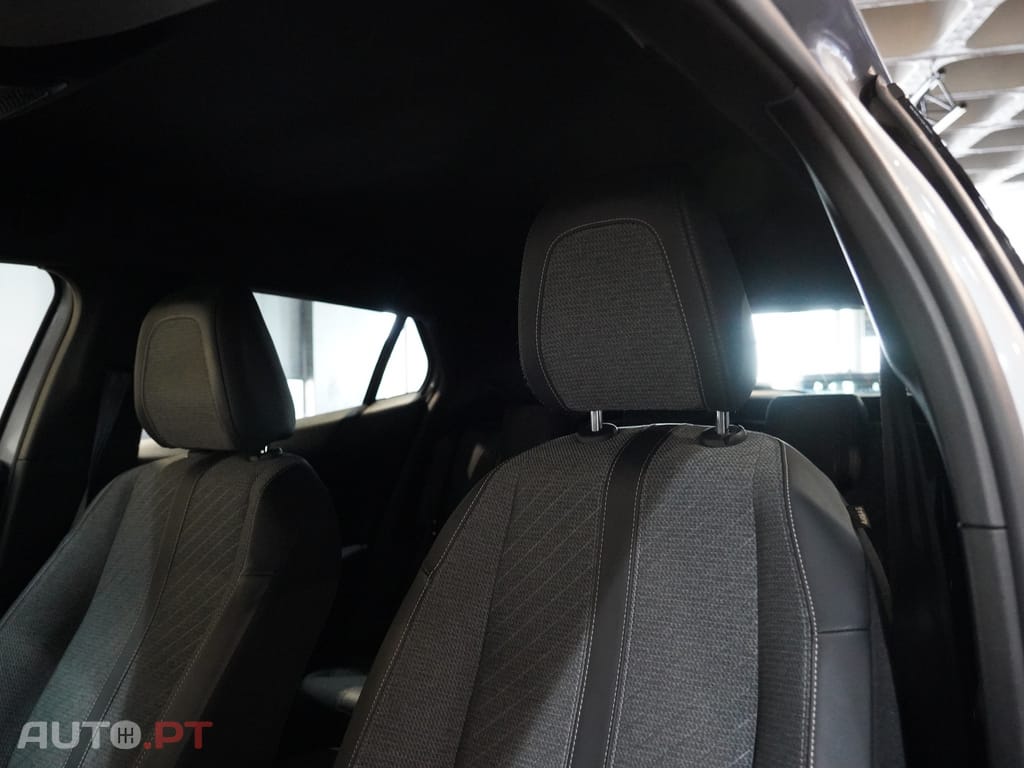 Peugeot 2008 1.2 PureTech Allure