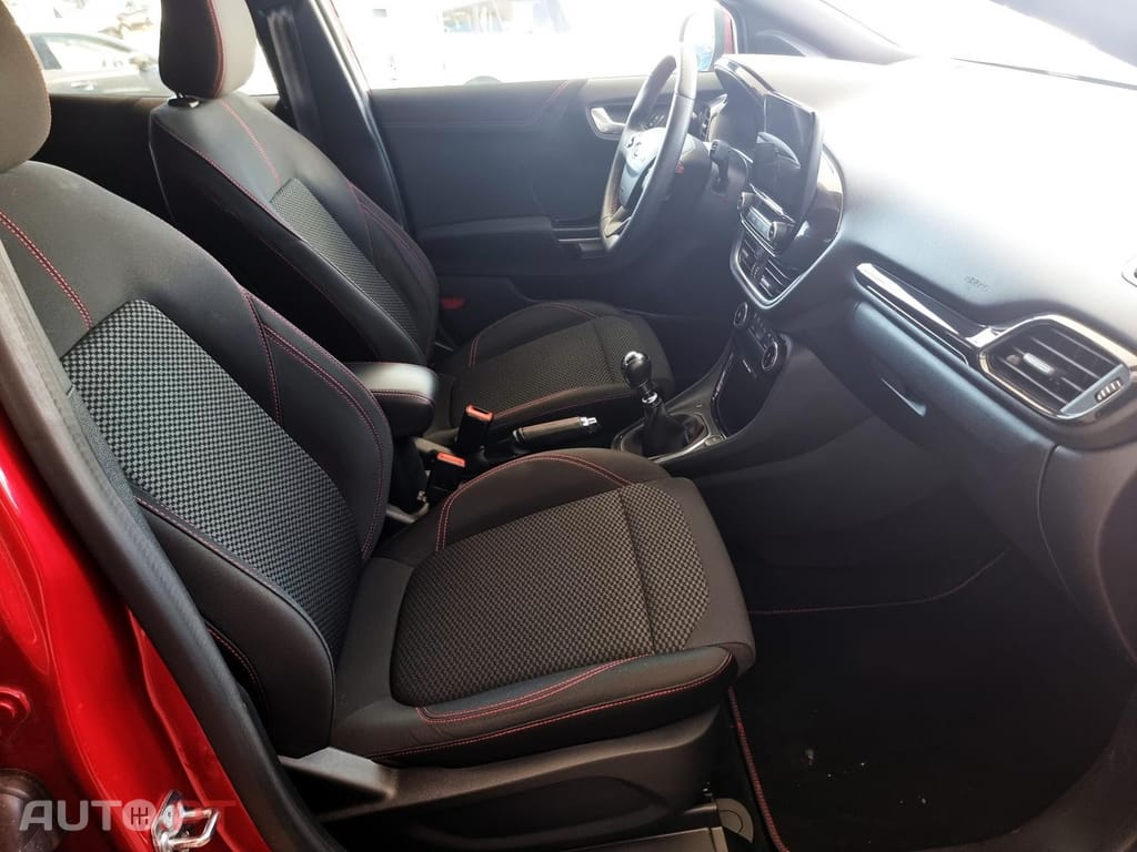 Ford Puma 1.0 EcoBoost MHEV ST-Line — fotografia 44