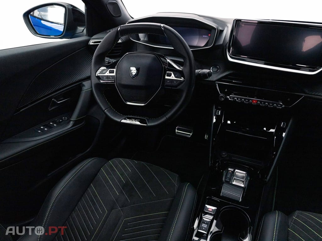 Peugeot E-2008 54 kWh GT