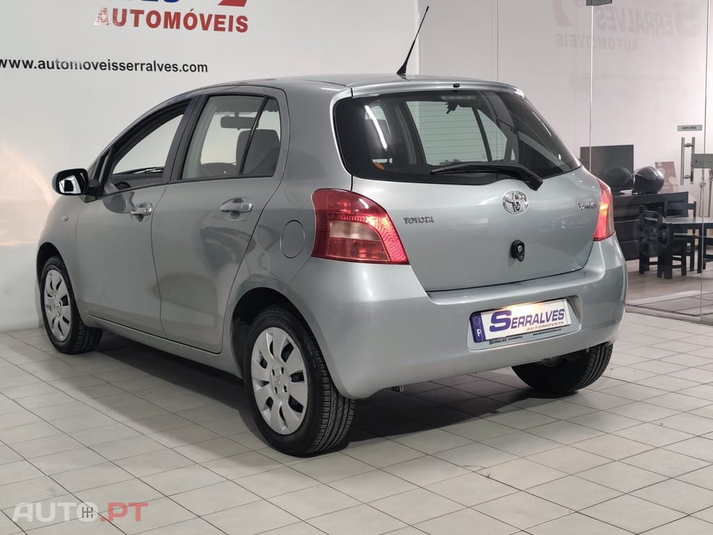 Toyota Yaris 1.0 VVT-i AC Manual
