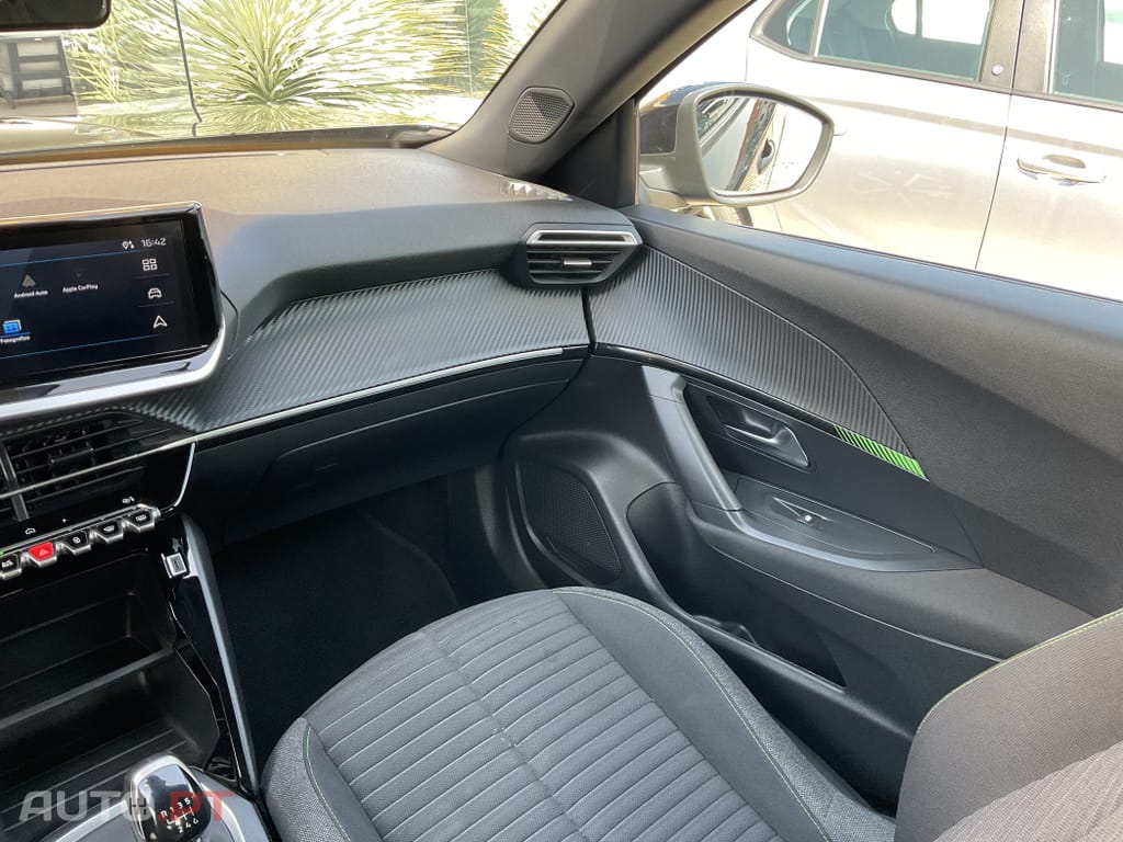 Peugeot 2008 1.2 PureTech Active Pack