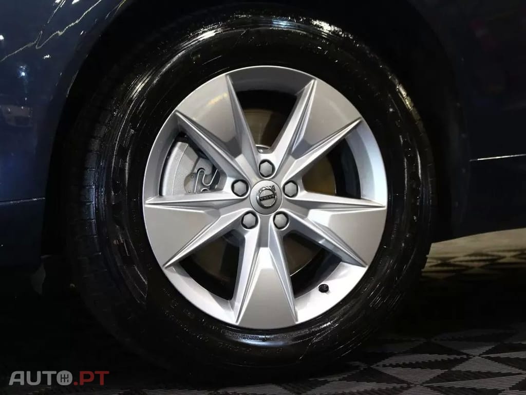 Volvo XC60 2.0 B4 Momentum