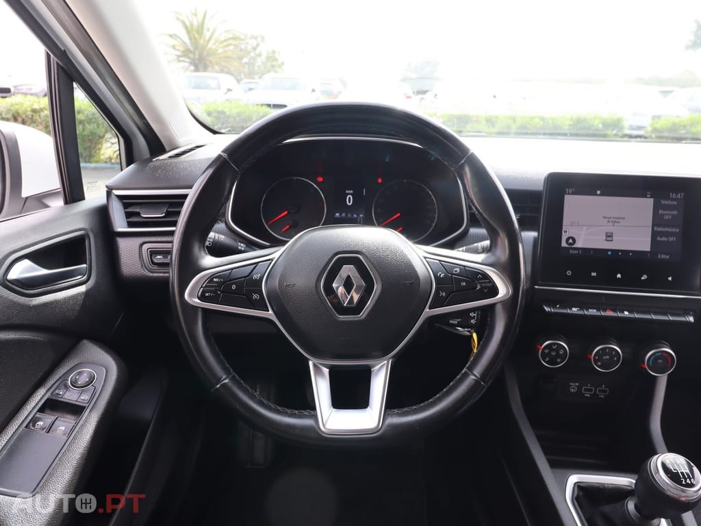 Renault Clio 1.5 Blue dCi Intens — fotografia 12