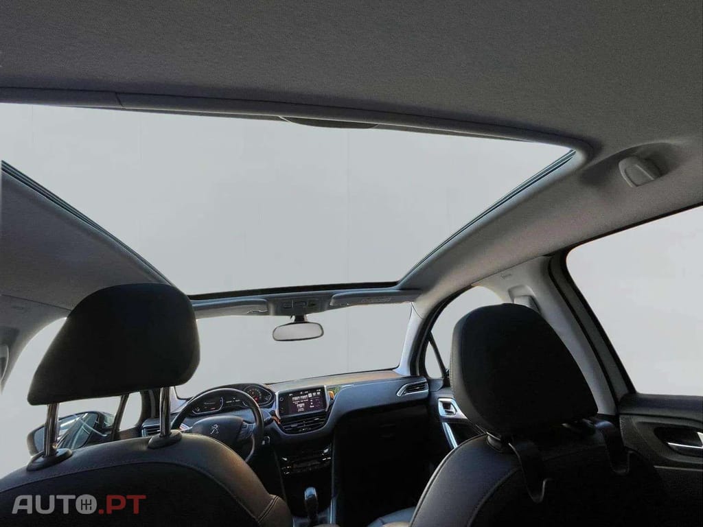 Peugeot 208  1.2 e-THP Féline