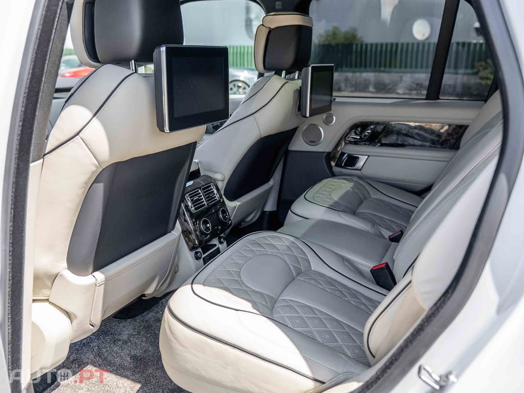 Land Rover Range Rover 3.0 i6 LWB Autobiography