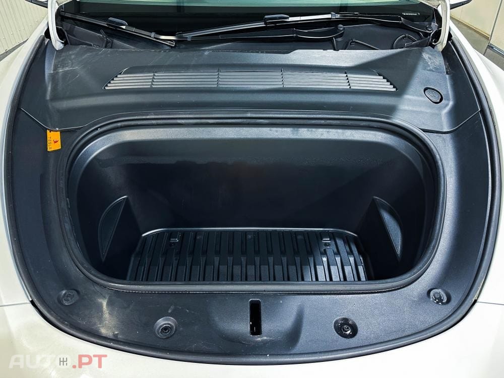 Tesla Model Y Standard
