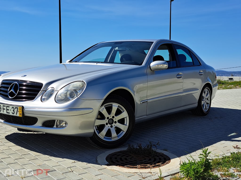 Mercedes-Benz E 220 2.2 Classic