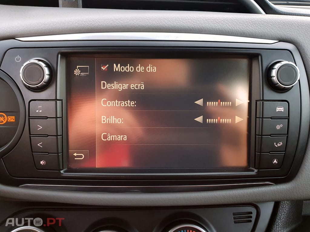 Toyota Yaris 1.0 VVT-i Comfort+Pack Style+Pack Techno+Navi