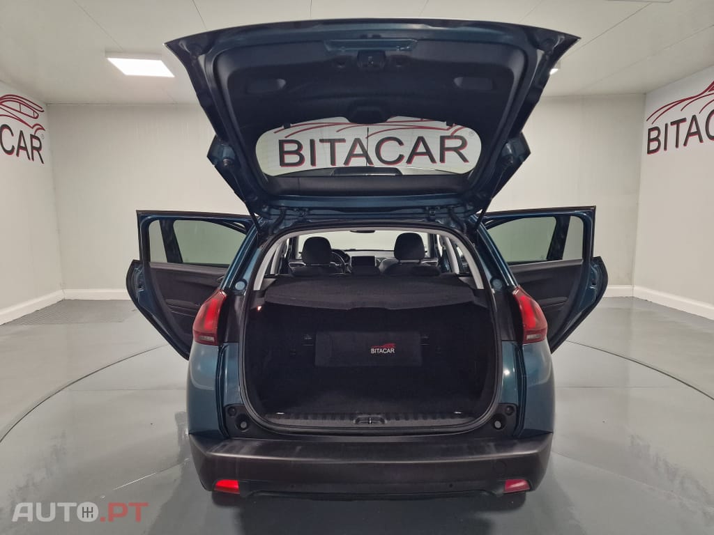 Peugeot 2008 1.2 PURETECH STYLE