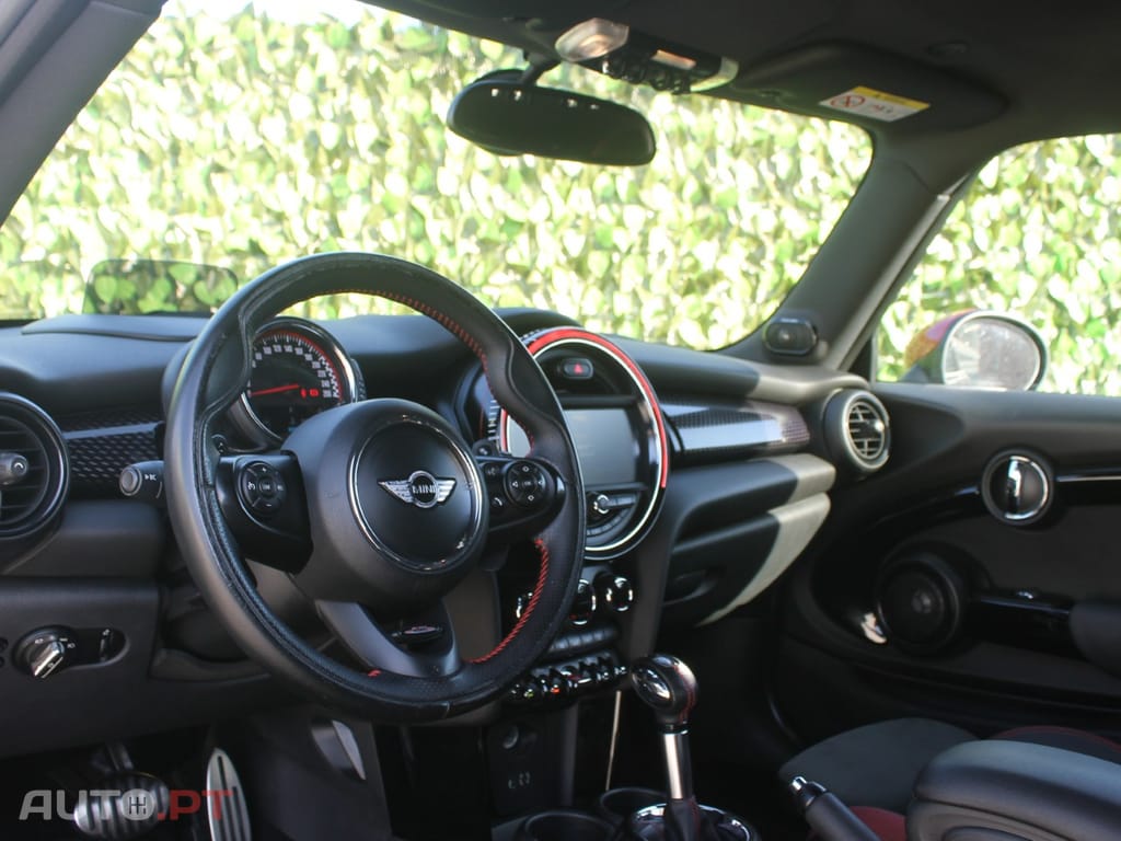MINI John Cooper Works Auto Desportiva