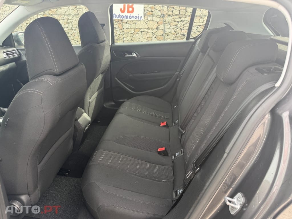 Peugeot 308 1.6 BlueHDi Allure J17