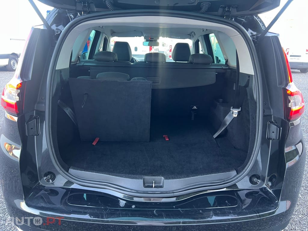 Renault Scénic 1.6 dCi Confort 7 LUGARES