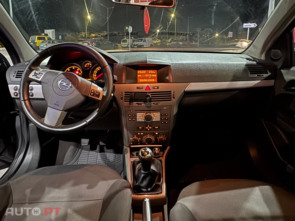 Opel Astra Elegance — fotografia 6