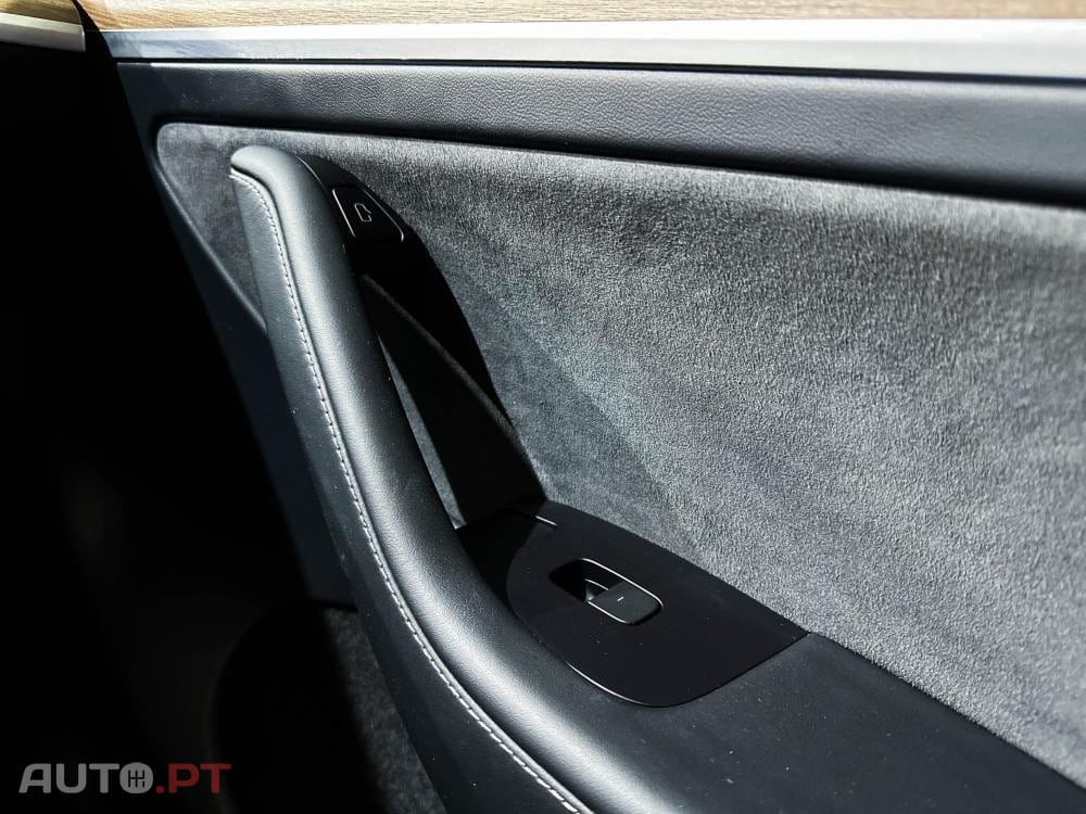 Tesla Model Y Long Range Dual Motor AWD