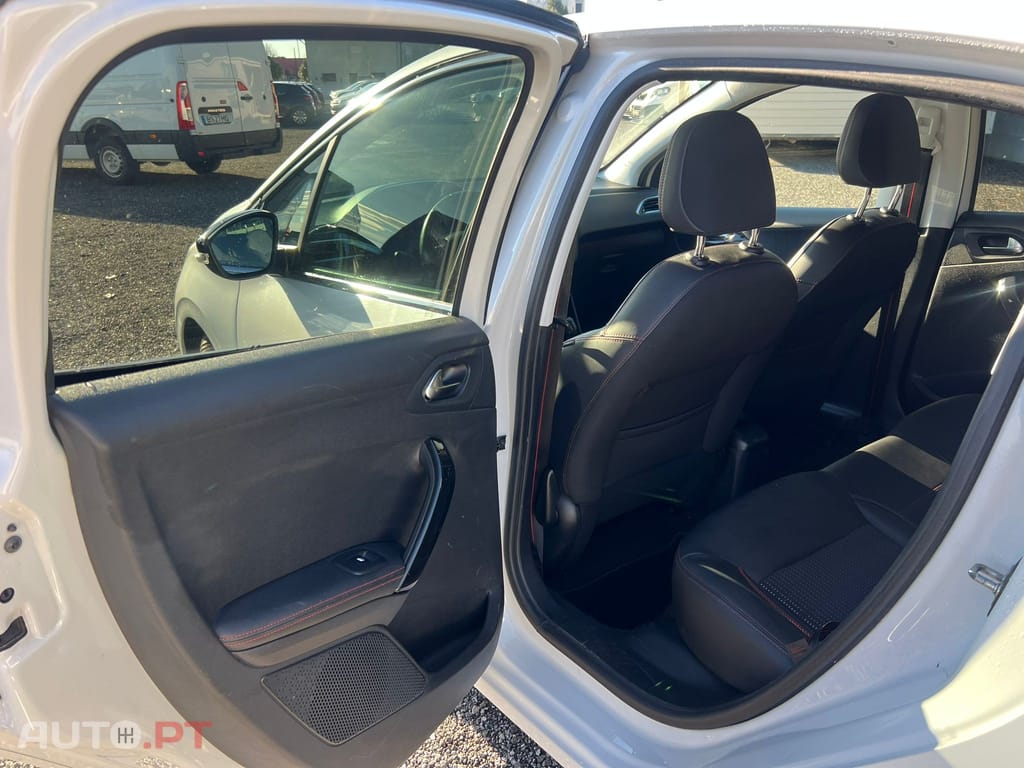 Peugeot 208 1.2 PureTech GT Line